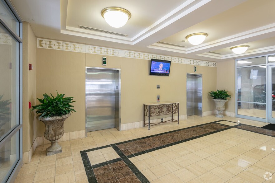 More Photos Of 40 Calhoun St, Charleston Office For Lease