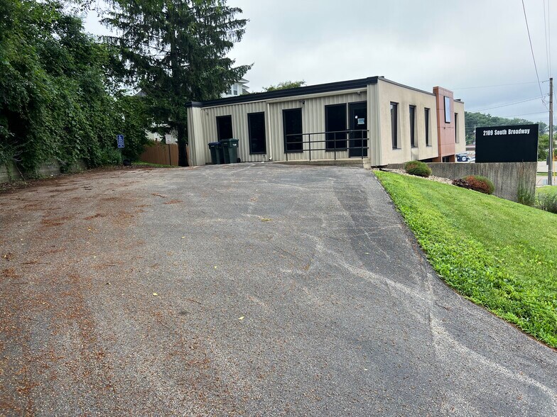 More Photos Of 2109 S Broadway, Rochester Office For Sale