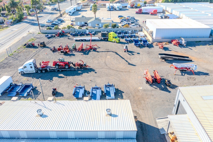 More Photos Of 15286 Arrow Route, Fontana Warehouse For Lease