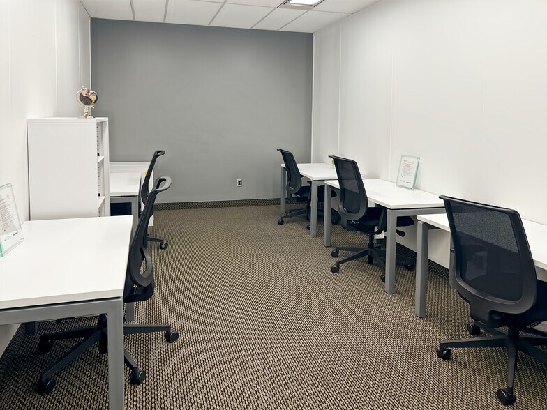More Photos Of 2 Robert Speck Pky, Mississauga Coworking Space