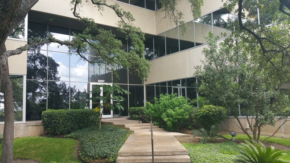 More Photos Of 8207 Callaghan Rd, San Antonio Office For Lease