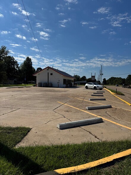 More Photos Of 6458 Hwy 3, Benton Restaurant For Sale