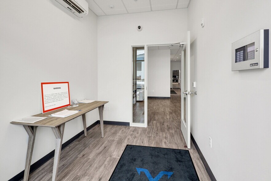 More Photos Of 5457 Pacific Fern Dr, Ferndale Manufacturing For Sale