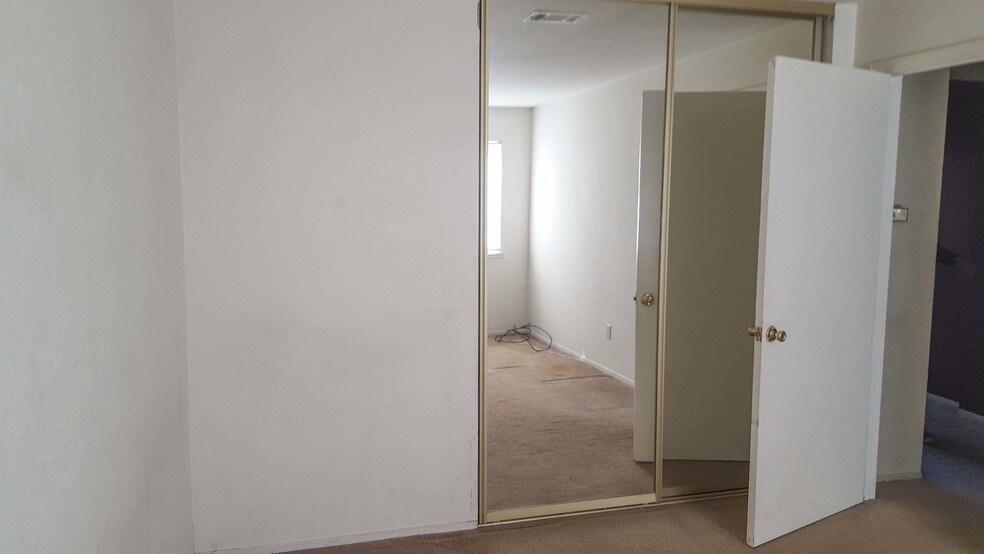 More Photos Of 1217 Dana Dr, Fairfield Apartments For Sale