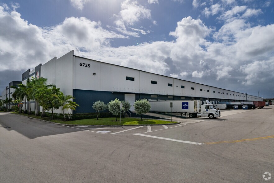 More Photos Of 6725 NW 36th St, Miami Warehouse For Lease
