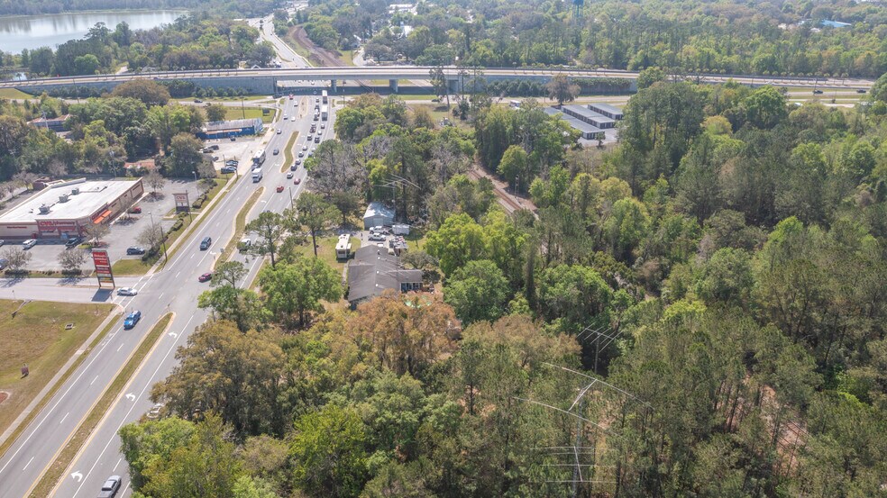 More Photos Of 6004 Se Us Highway 301, Hawthorne Specialty For Sale