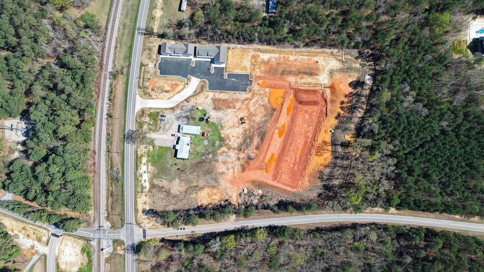 More Photos Of 575 Chapin Rd, Chapin Flex For Lease