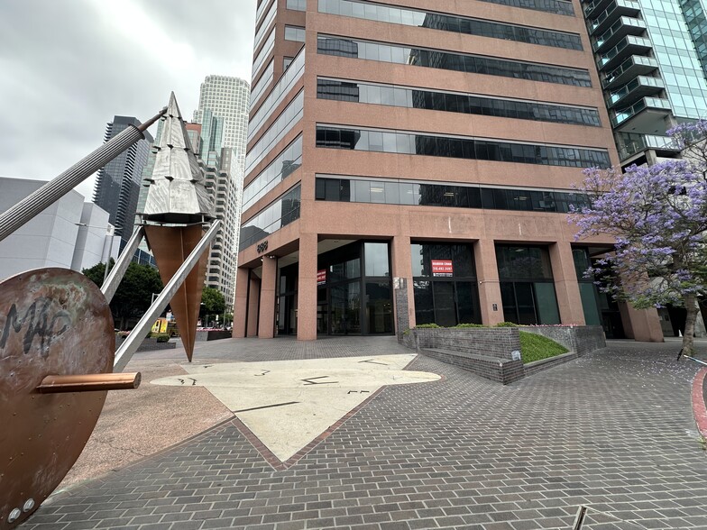 More Photos Of 888 S Figueroa St, Los Angeles Office For Lease