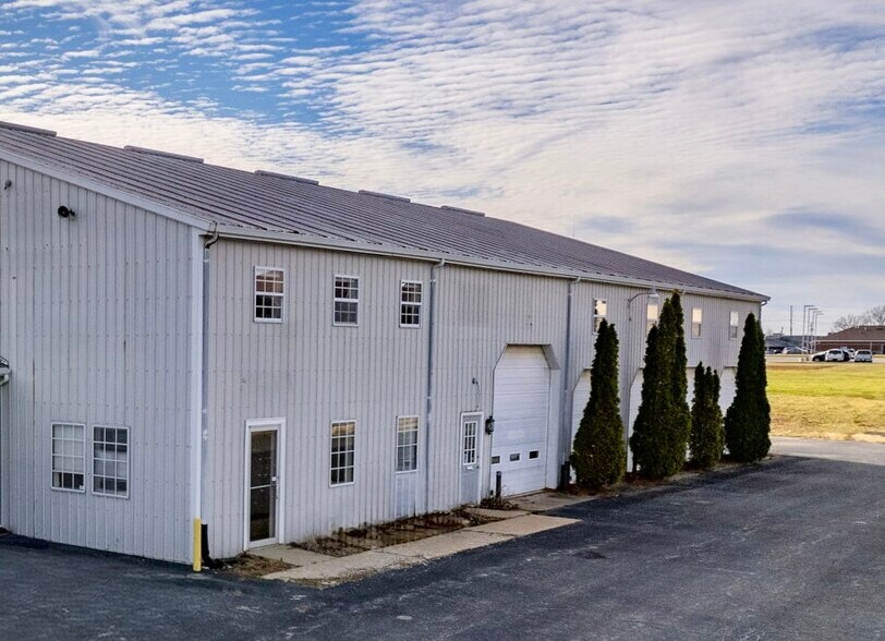 More Photos Of 311 E Clifty Dr, Madison Medical For Lease