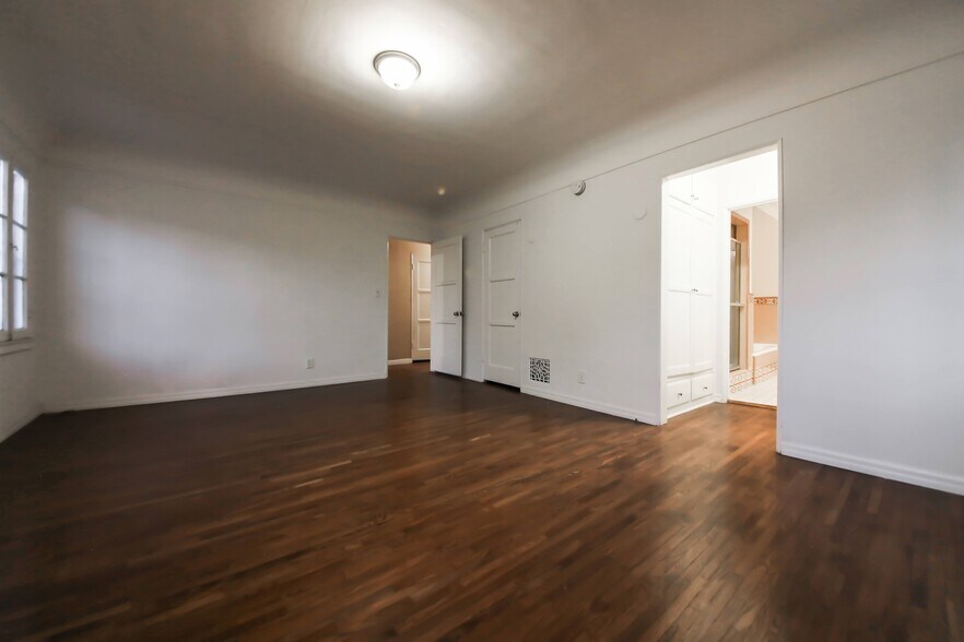 More Photos Of 147 N Detroit St, Los Angeles Apartments For Sale