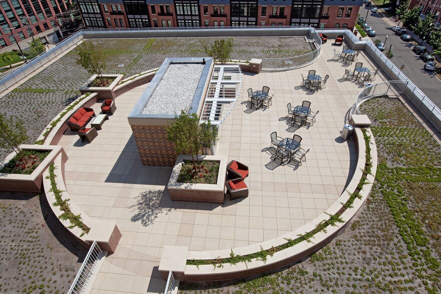 More Photos Of 1776 Wilson Blvd, Arlington Office For Lease
