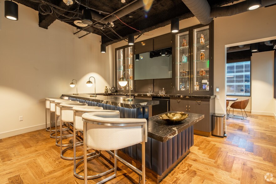 More Photos Of 150 S 5th St, Minneapolis Office For Lease