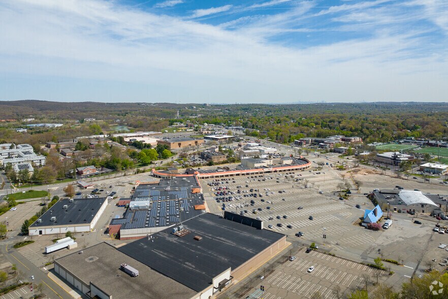 More Photos Of 1210 Hamburg Tpke, Wayne Unknown For Lease
