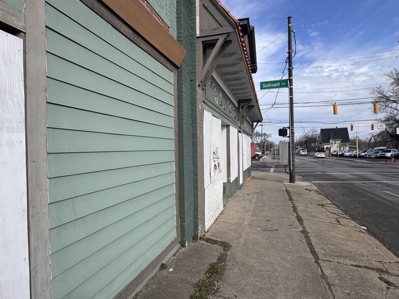 More Photos Of 369-371 S Central Ave, Columbus Bar For Sale