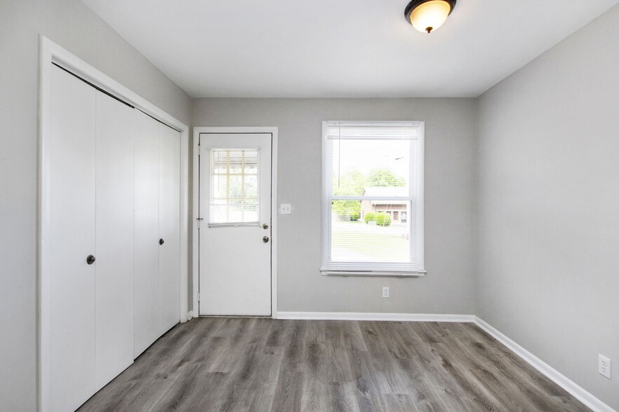 More Photos Of 1012-1018 Hickory Hill Ln, Hermitage Apartments For Sale