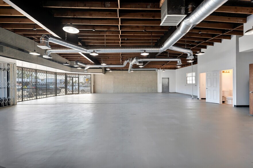 More Photos Of 901 N Maclay Ave, San Fernando Freestanding For Sale