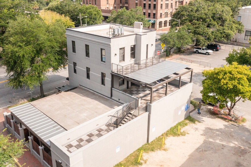 More Photos Of 30-32 Martin Luther King Jr Blvd, Savannah Restaurant For Lease