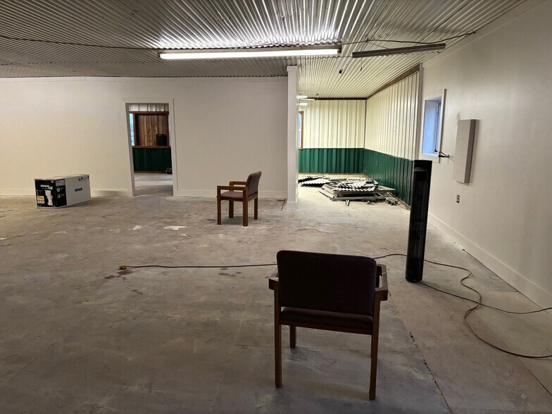 More Photos Of 2020 Chambersburg Rd, Gettysburg Warehouse For Lease