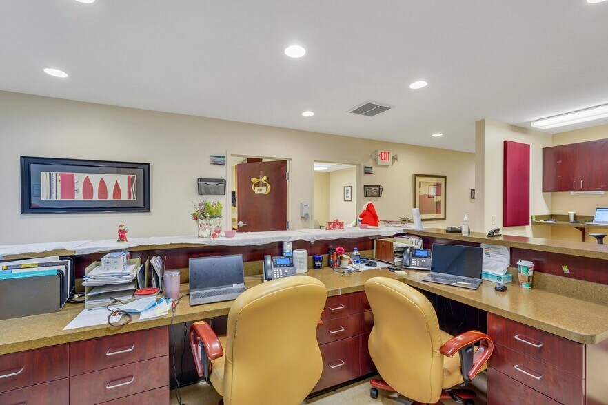 More Photos Of 11706 Mercy Blvd, Savannah Medical For Lease