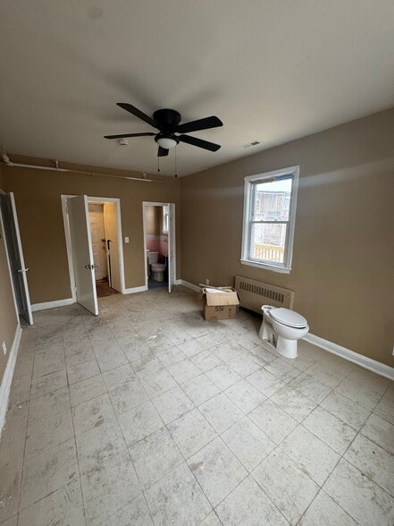 More Photos Of 2449 Shirley Ave, Baltimore Flex For Sale