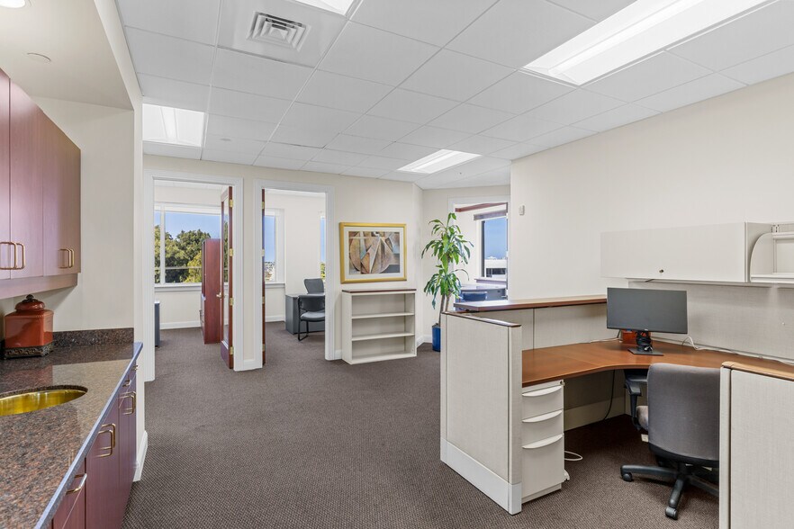 More Photos Of 6751 N Federal Hwy, Boca Raton Office For Sale