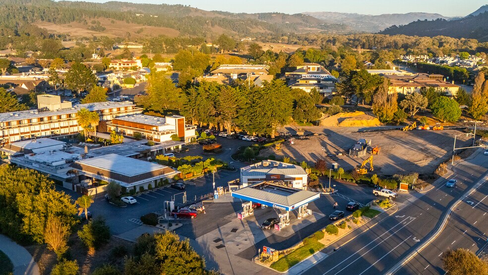 More Photos Of 3645 Rio Rd, Carmel Service Station For Sale