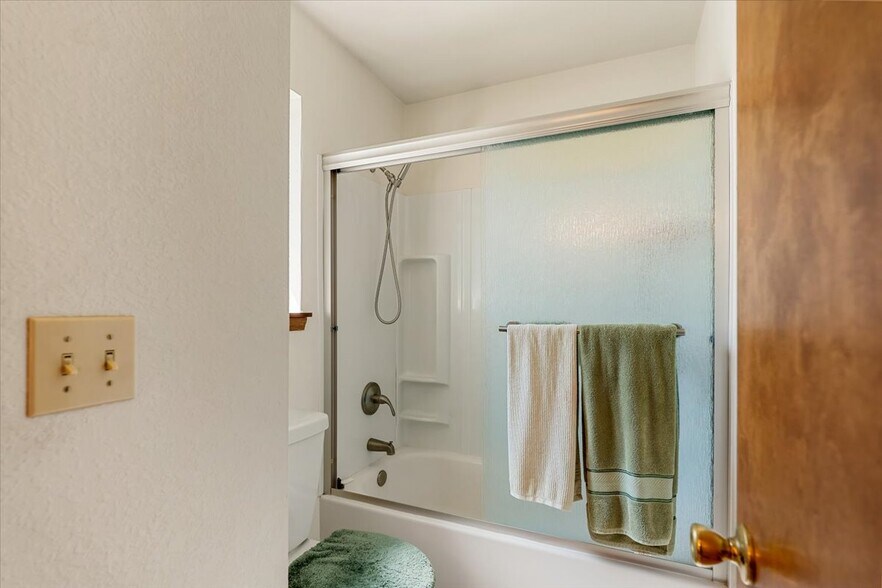 More Photos Of 416 Alder St, Mount Shasta Apartments For Sale