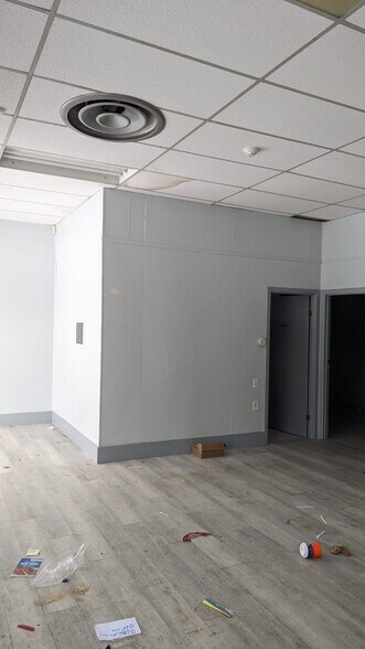 More Photos Of 109 Lotherton Ptway, Toronto Storefront Retail Residential For Lease