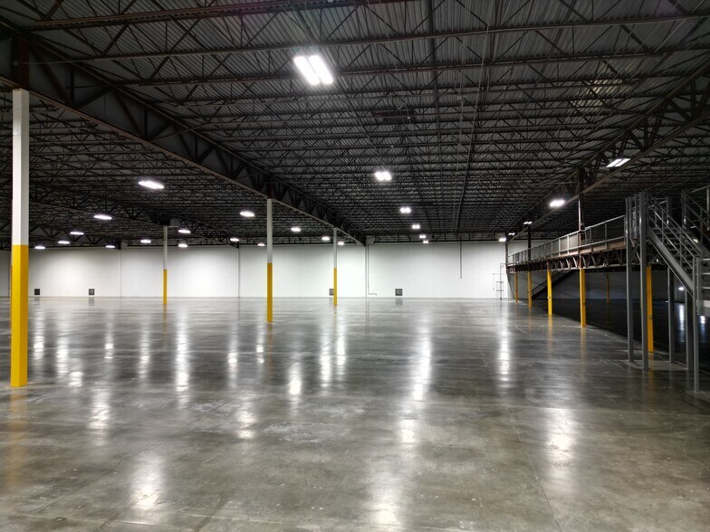 More Photos Of 1701 Pike St NW, Auburn Distribution For Lease