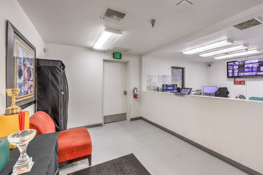 More Photos Of 4333 W Tropicana Ave, Las Vegas Service For Sale