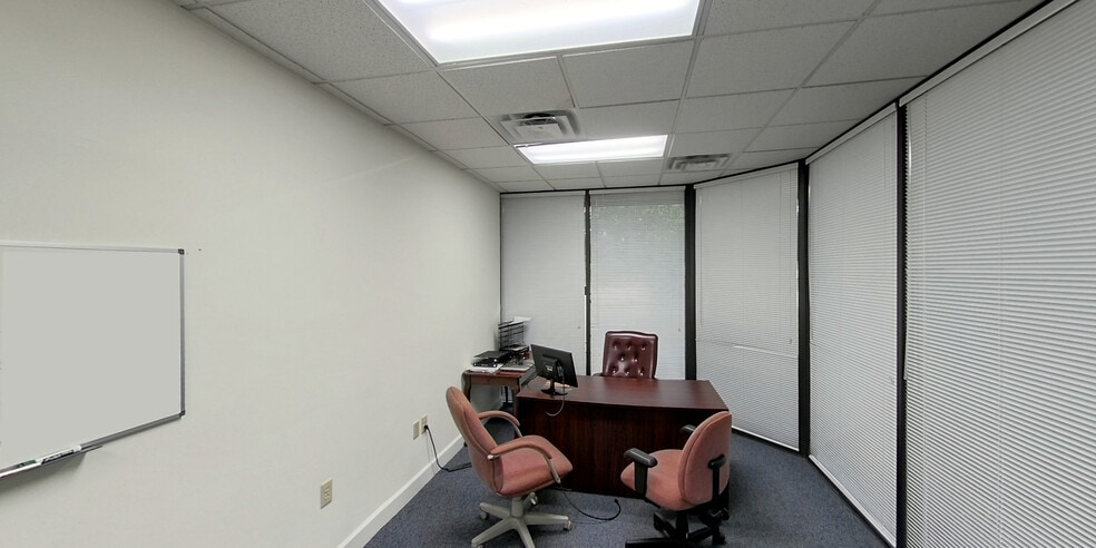 More Photos Of 5610 Fort Caroline Rd, Jacksonville Medical For Lease