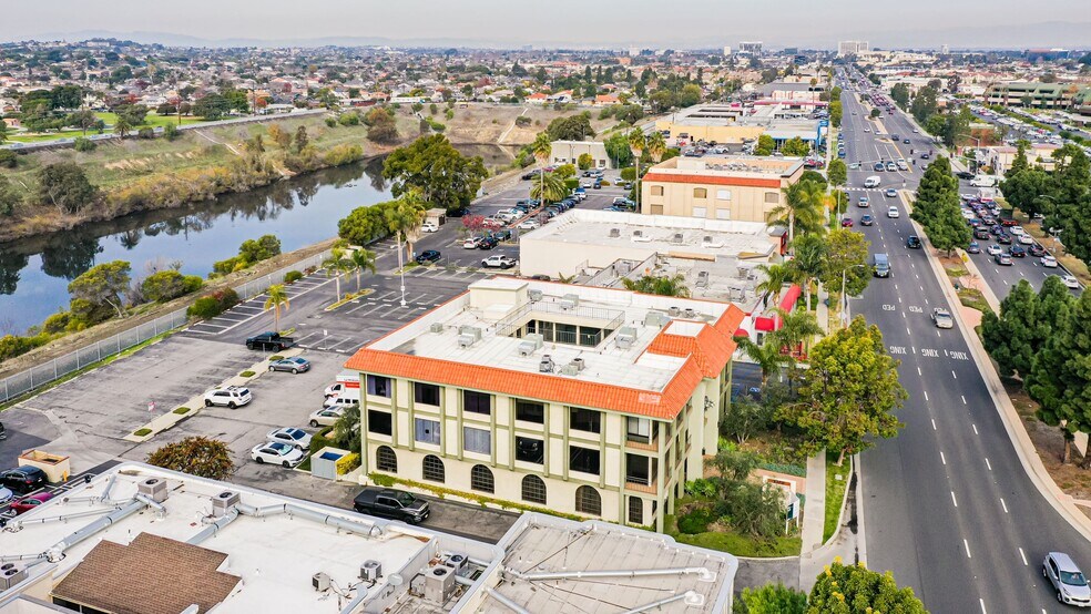 More Photos Of 23717 Hawthorne Blvd, Torrance Office For Lease