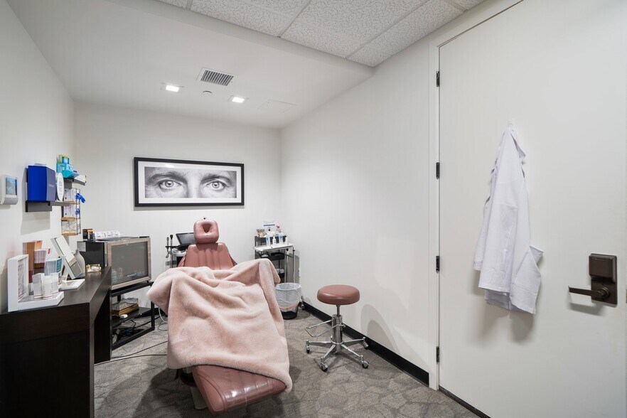 More Photos Of 25200 La Paz Rd, Laguna Hills Medical For Lease