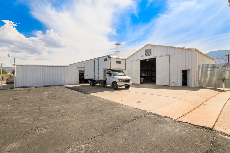 More Photos Of 4775-4779 E Ramon Rd, Palm Springs Warehouse For Sale