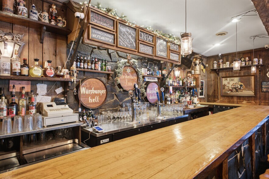 More Photos Of 352 Quaker Rd, Queensbury Restaurant For Sale