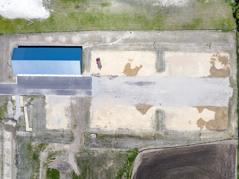 More Photos Of 700 Armstrong Dr, Fairmont Service For Sale