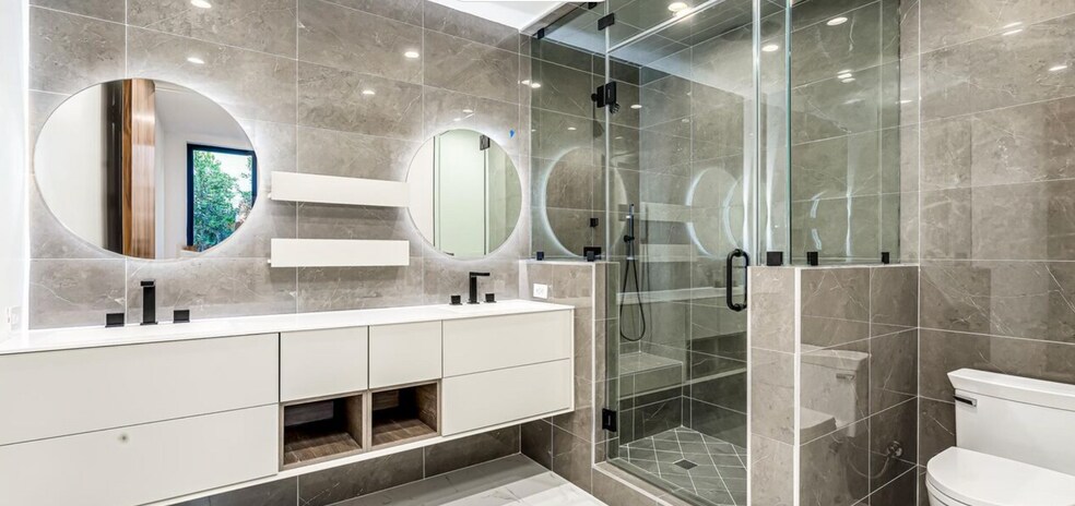 More Photos Of 612 & 614 5th Ave, Venice Apartments For Sale