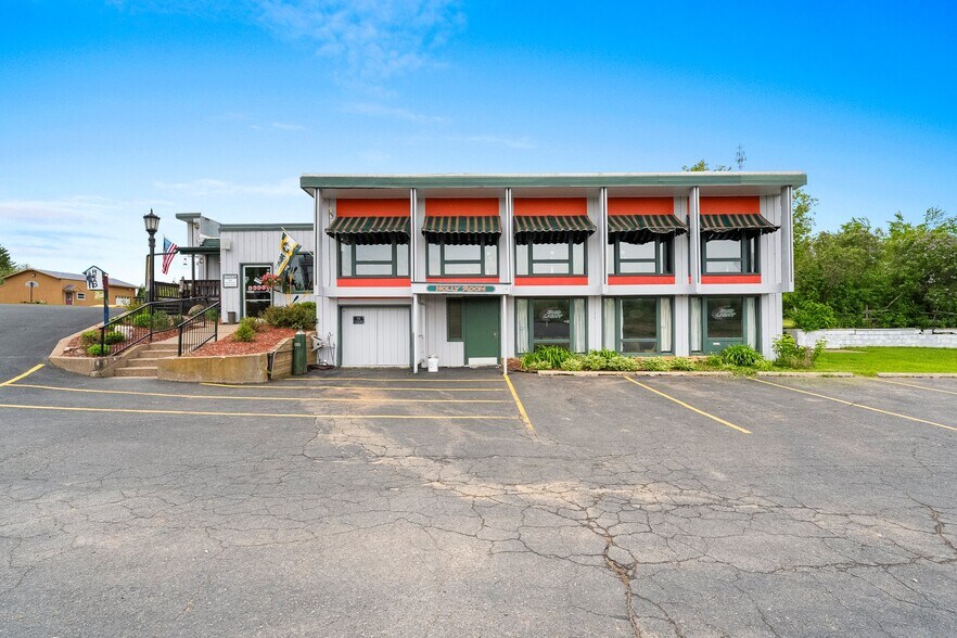 More Photos Of W11466 US Hwy 8, Dunbar Restaurant For Sale