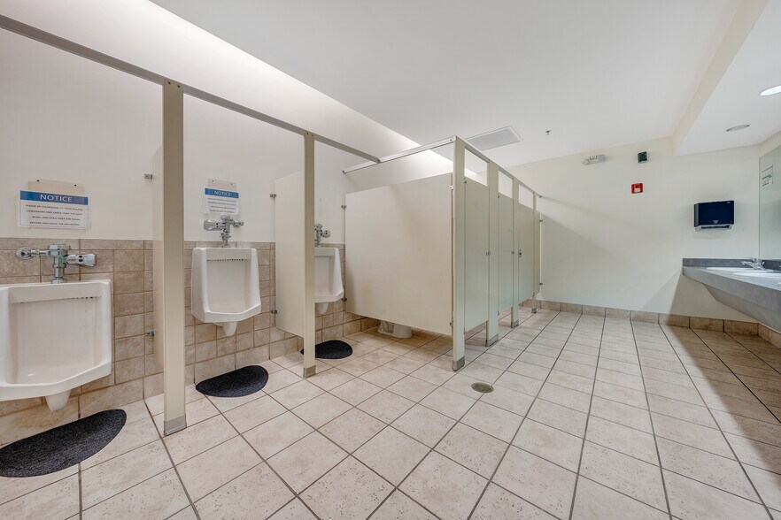 More Photos Of 2000 Virginia Ave, Collinsville Office For Lease