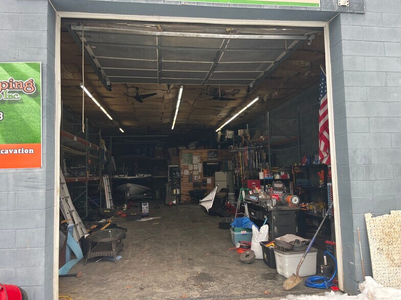 More Photos Of 1195 Putnam Pike, Chepachet Freestanding For Lease