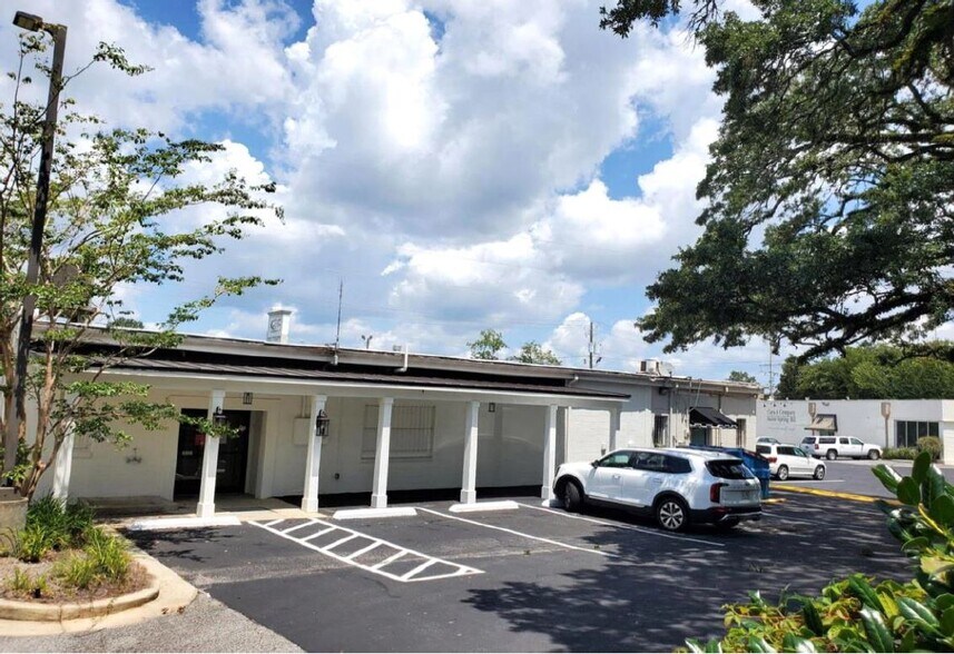 More Photos Of 4415 Old Shell Rd, Mobile Storefront Retail Office For Lease