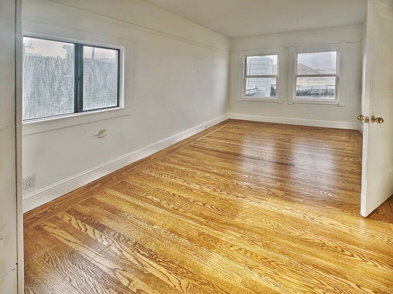 More Photos Of 108 Naglee Ave, San Francisco Apartments For Sale