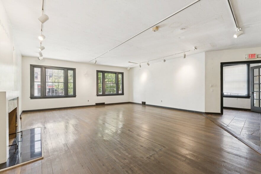 More Photos Of 12610 Larchmere Blvd, Cleveland General Retail For Sale