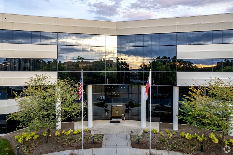 More Photos Of 6701 Carmel Rd, Charlotte Office For Lease
