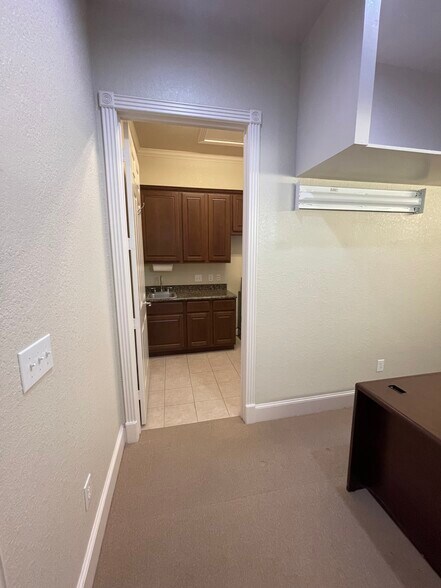 More Photos Of 11123 McCracken Cir, Cypress Office For Sale