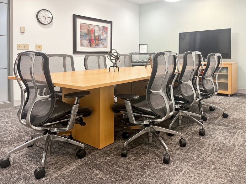 More Photos Of 2 Cityplace Dr, Creve Coeur Coworking Space