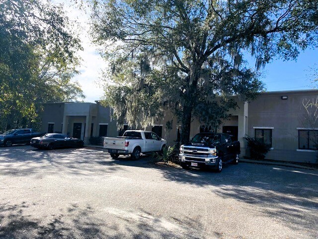 More Photos Of 451 Jessen Ln, Charleston Flex For Lease
