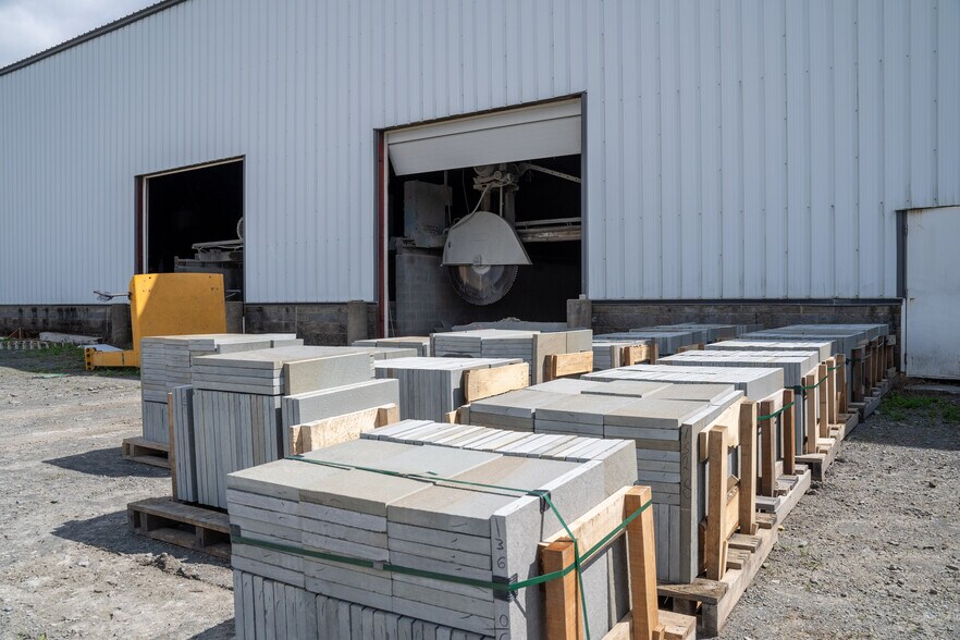 More Photos Of 441 Peck Hill Rd, New Milford Warehouse For Sale