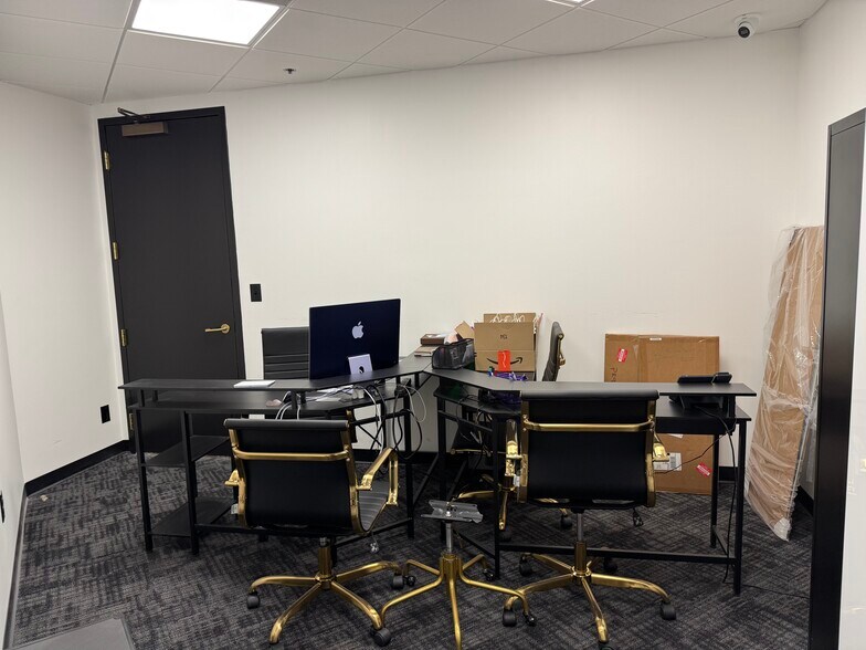 More Photos Of 1819 Main St, Sarasota Office Residential For Lease