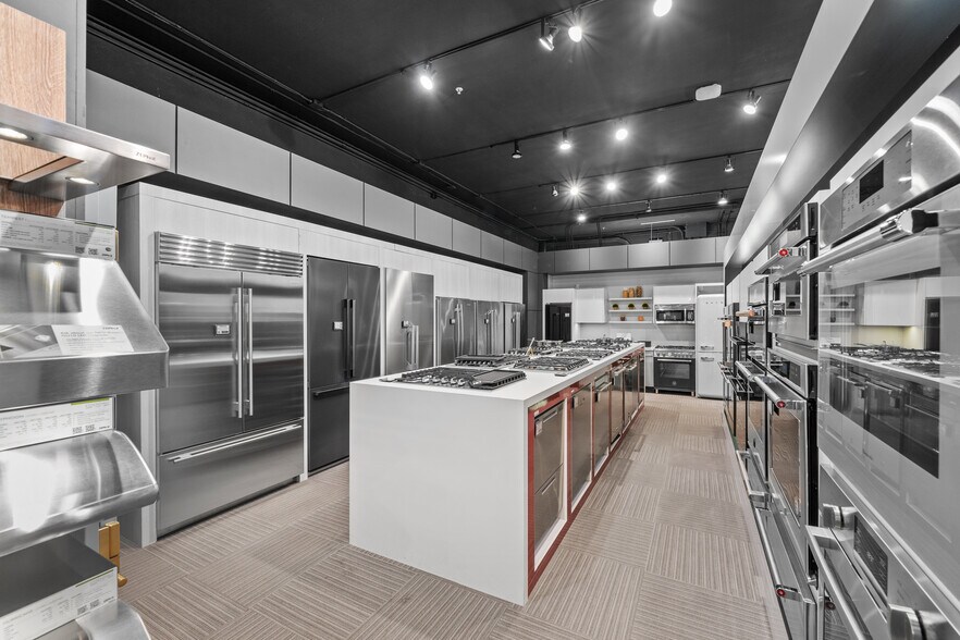 More Photos Of 423-435 Valencia St, San Francisco Freestanding For Sale